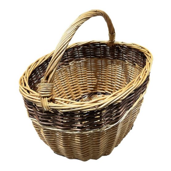 Prútený lakovaný koší
