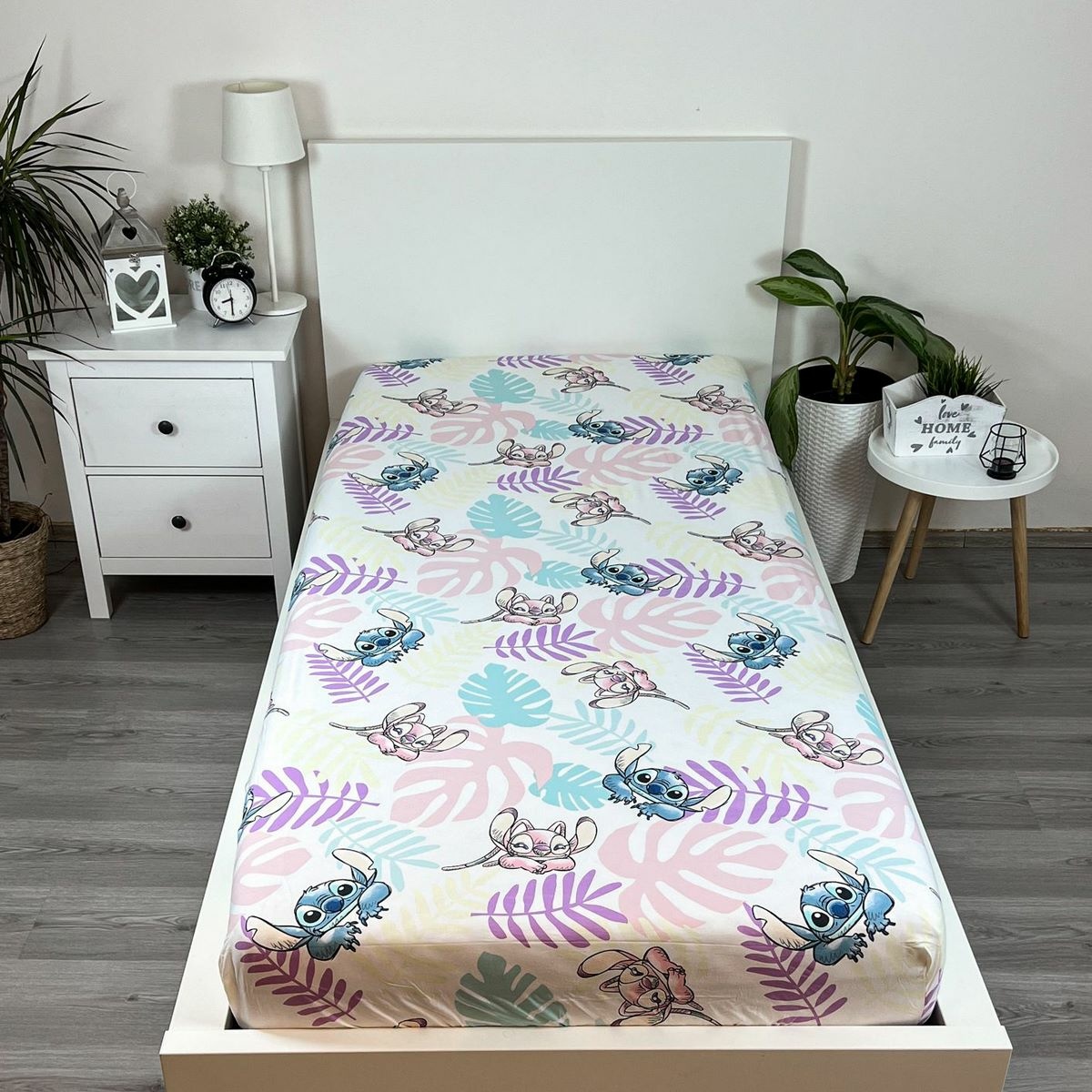 Jerry Fabrics Bavlnené prestieradlo Lilo and Stitch "Leaves"