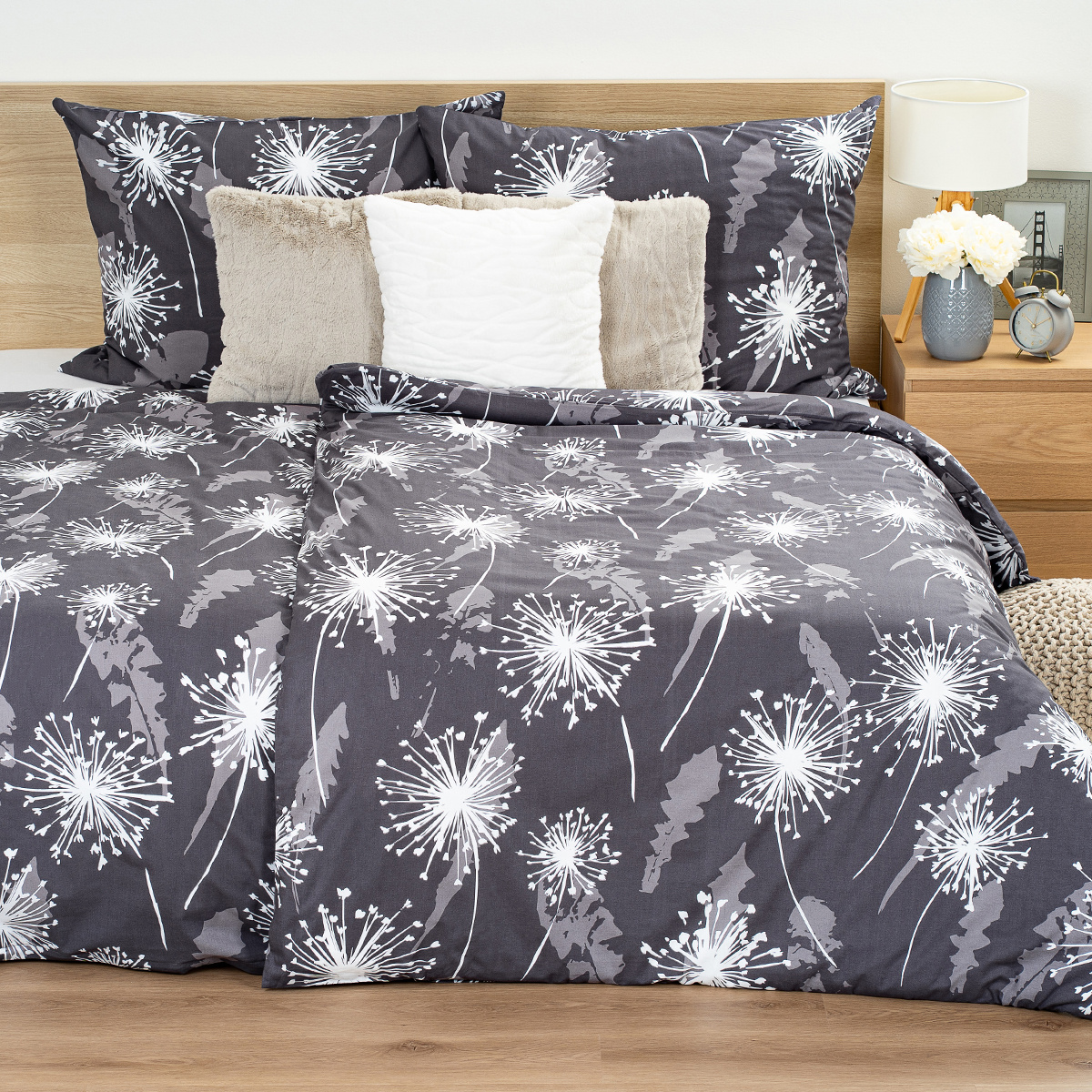4Home Bavlnené obliečky Midnight Dandelions 4Home Bavlnené obliečky Midnight Dandelions