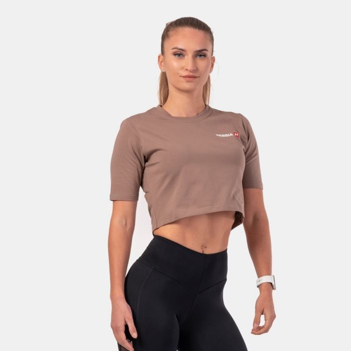 NEBBIA Dámske tričko Crop Top Minimalist Logo Brown  L