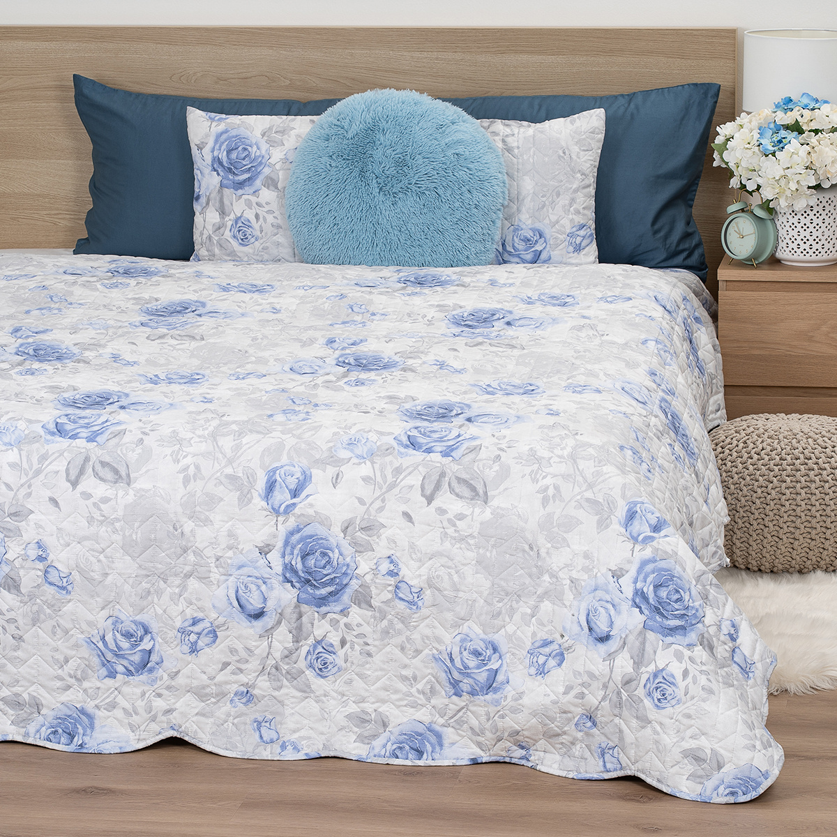 4Home Prehoz na posteľ Roses in blue, 220 x 240 cm + 2x 40 x 40 cm
